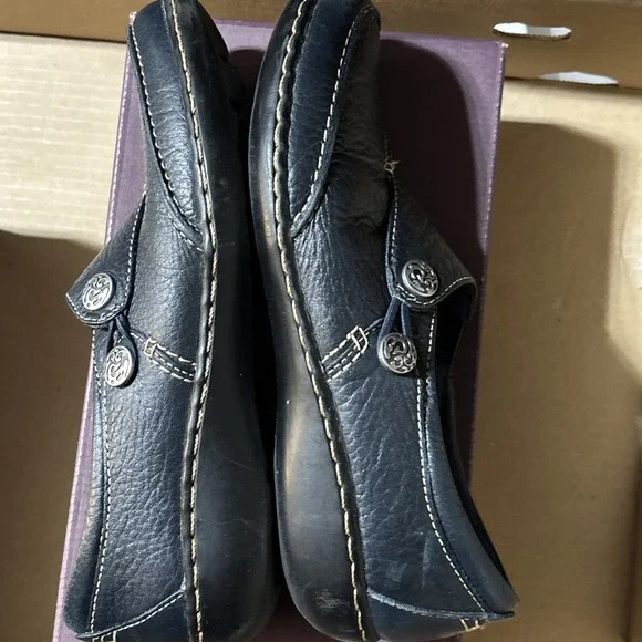 Clarks Shoes Womens 7.5 N Loafer Navy Leather Slip On Round Toe Comfort - Picture 7 of 9